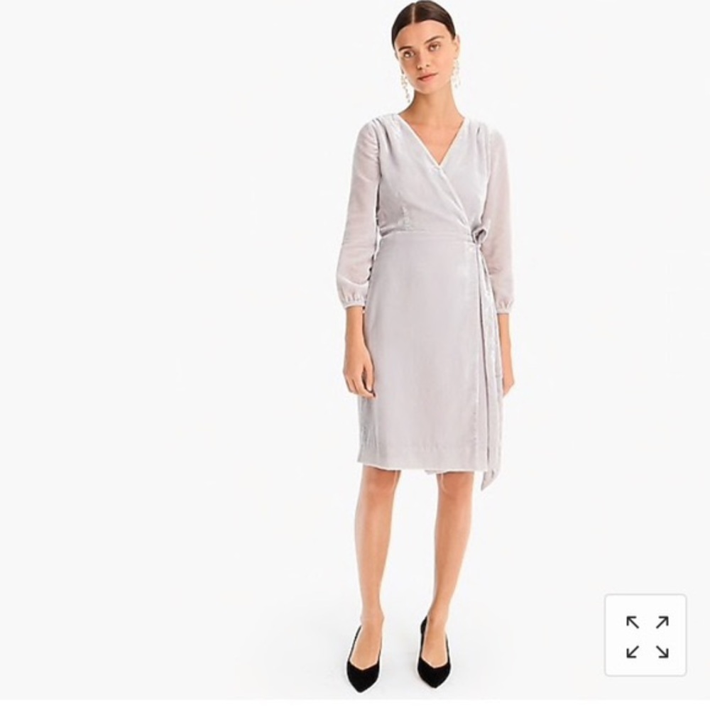 J.Crew silver velvet wrap dress 🤍🖤